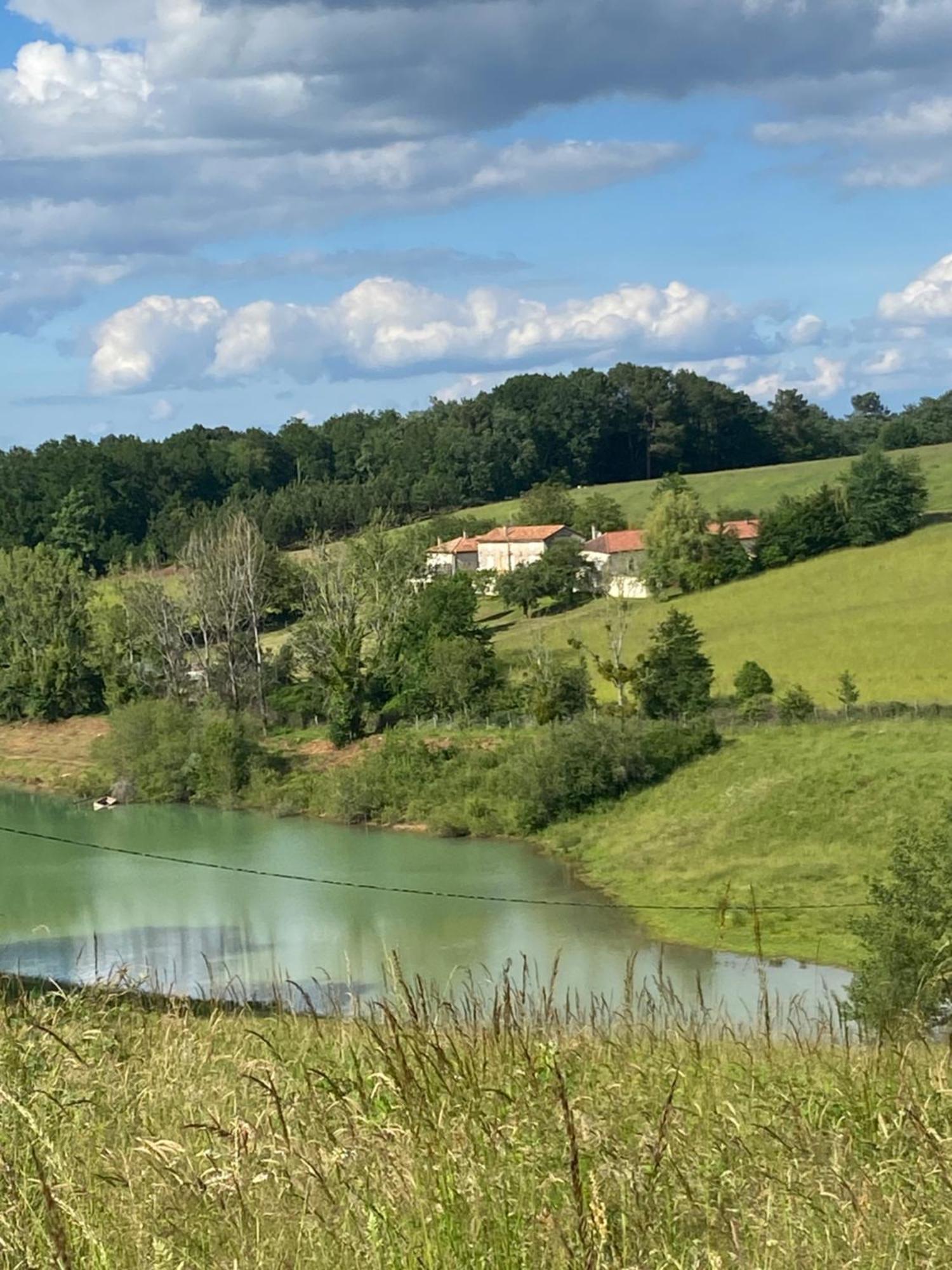 Gîtes de Pouzelande Sanilhac  Buitenkant foto
